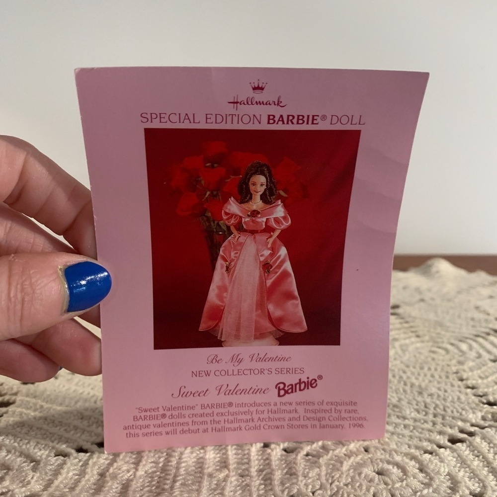 Vintage 1995 3rd in Series Holiday Barbie Mattel Hallmark Keepsake Collectible - Picture 12 of 13
